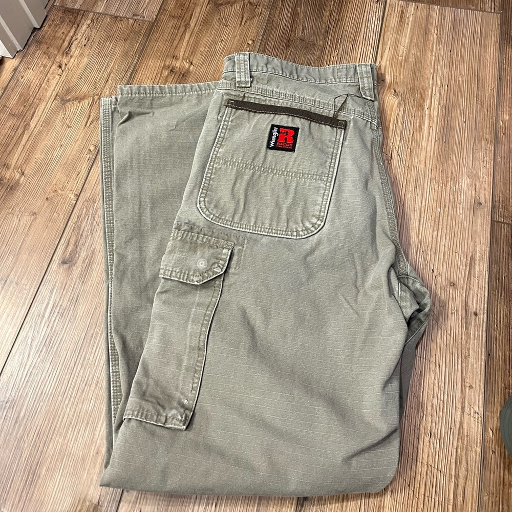 Wrangle cargo pants